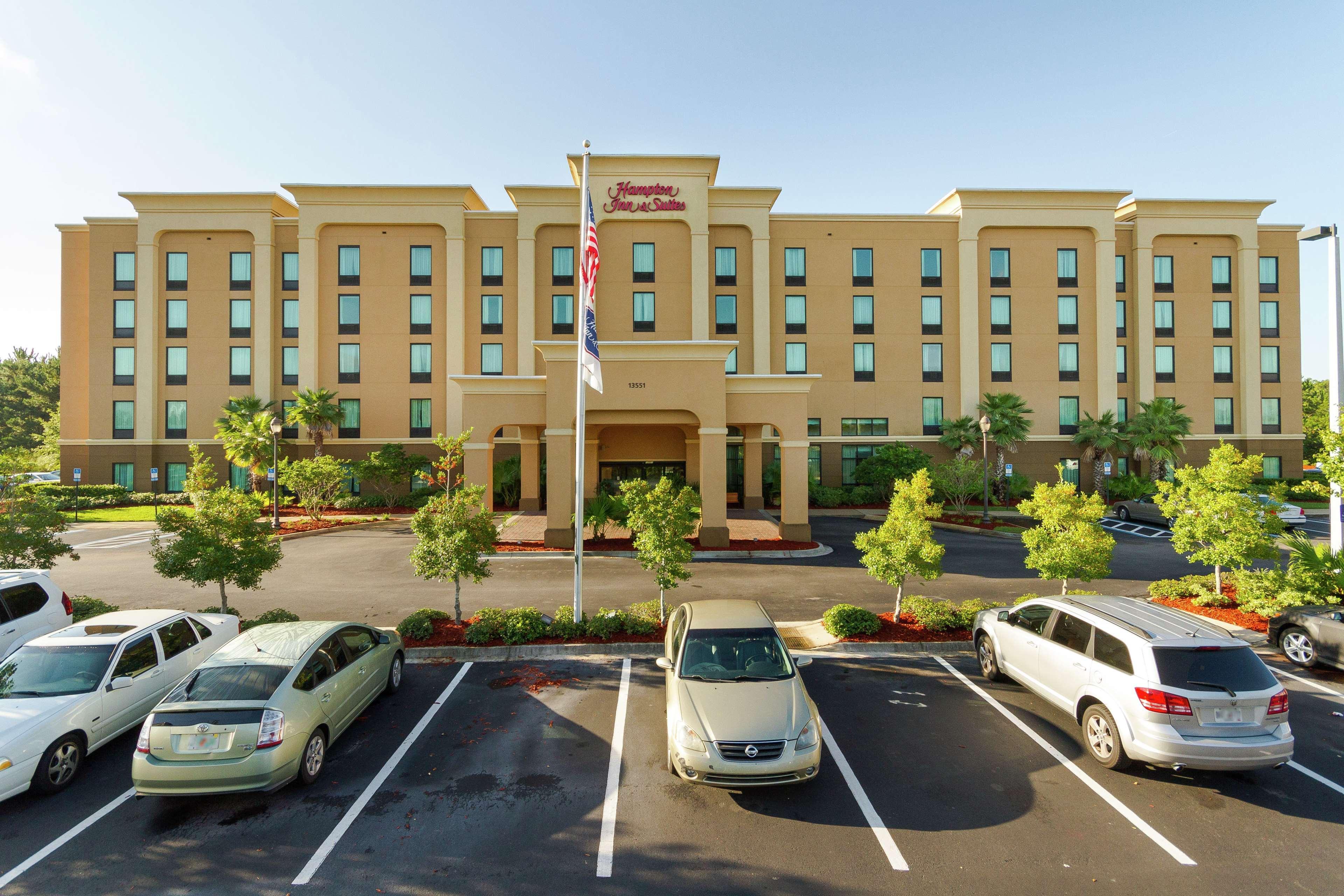 Hampton Inn & Suites Jacksonville-Airport Exterior photo